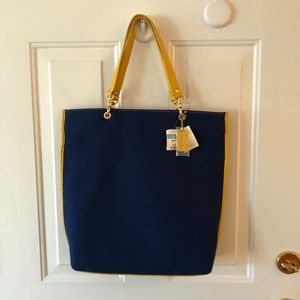 NWT J. McLaughlin Aken Wool Bag & Scarf Set